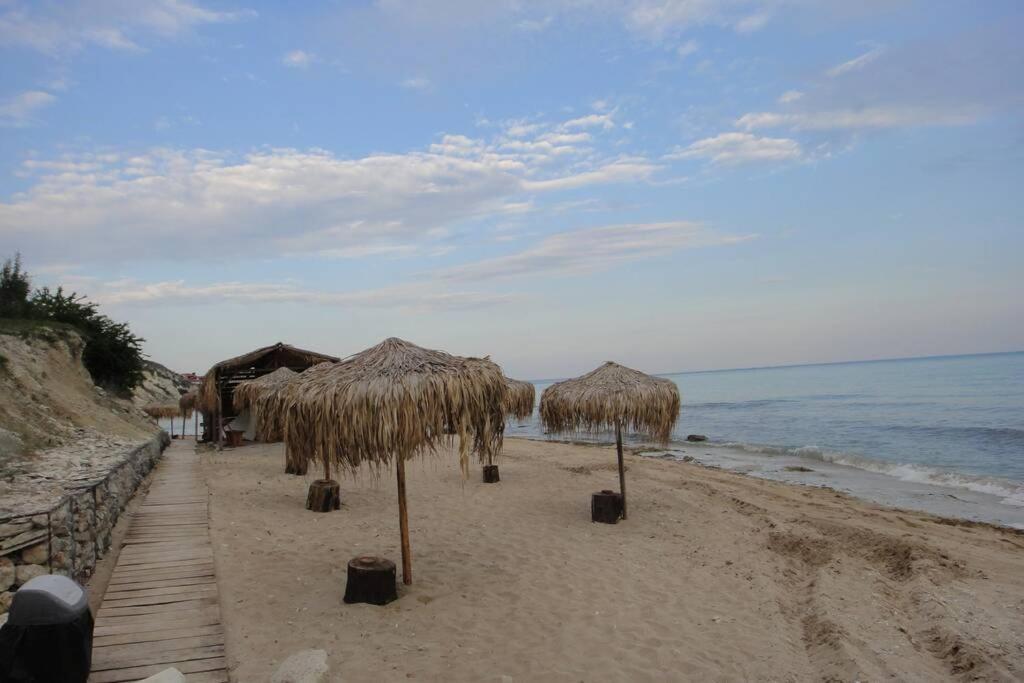 La Casa Del Mar Kaliakria - Стилен Апартамент В Калиакрия Резорт توبولا المظهر الخارجي الصورة